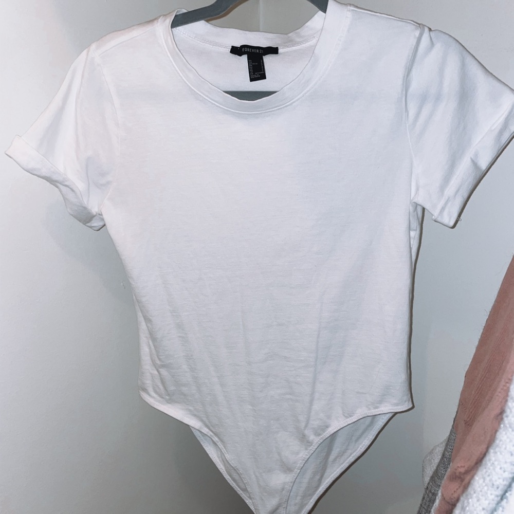 white t shirt bodysuit